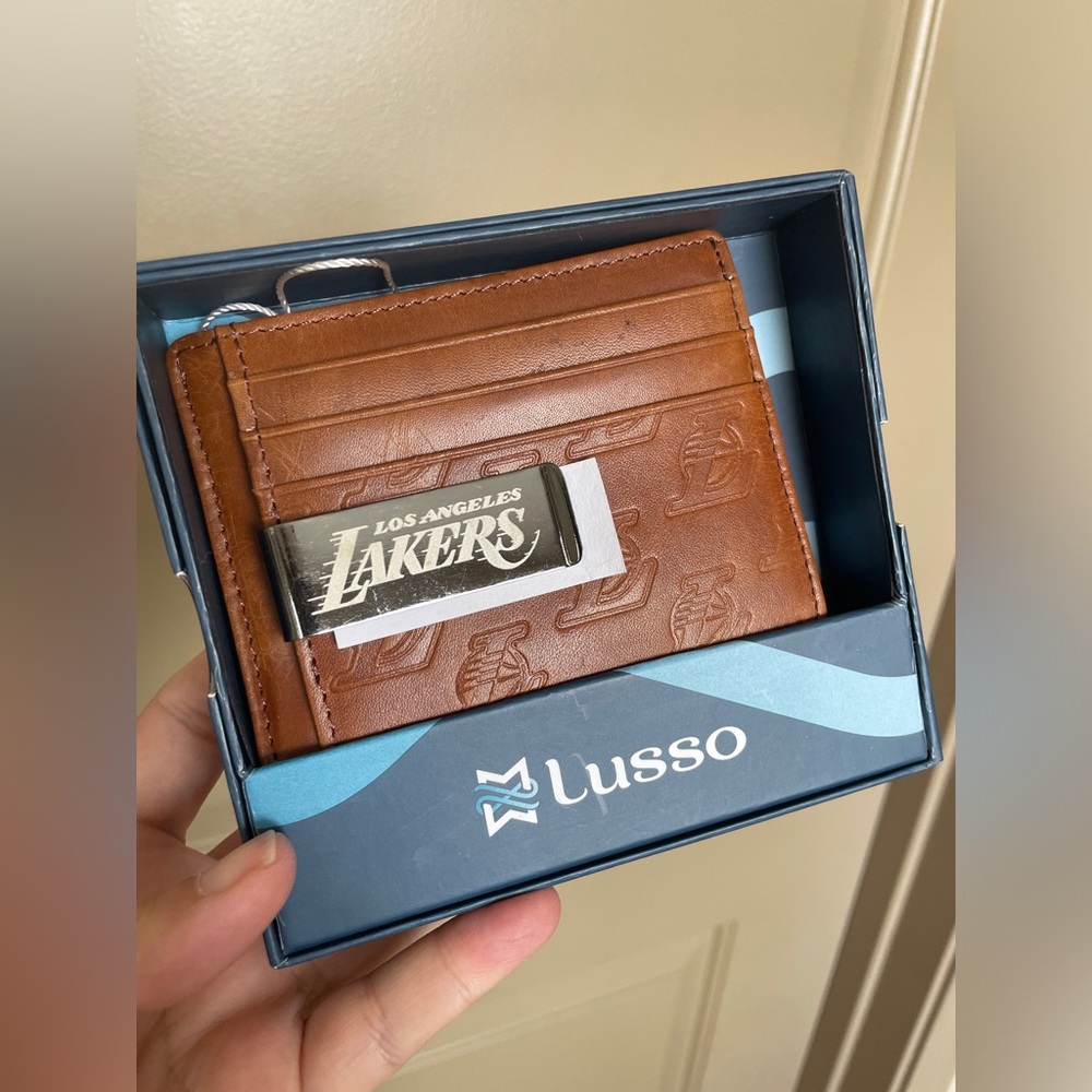 Lakers wallet